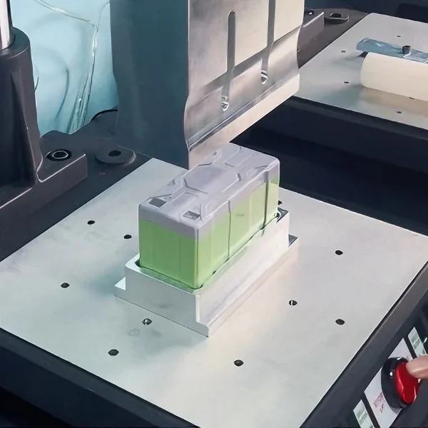 Ultrasonic welding for precision plastic assembly